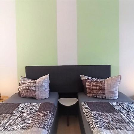Apartment Fuer Bis Zu 7 Personen Mit Balkon Halberstadt Bagian luar foto