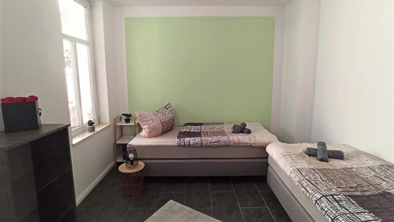 Apartment Fuer Bis Zu 7 Personen Mit Balkon Halberstadt Bagian luar foto