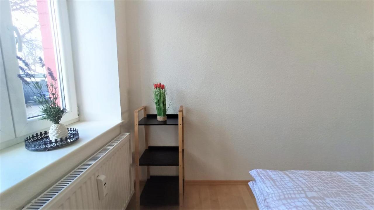 Apartment Fuer Bis Zu 7 Personen Mit Balkon Halberstadt Bagian luar foto