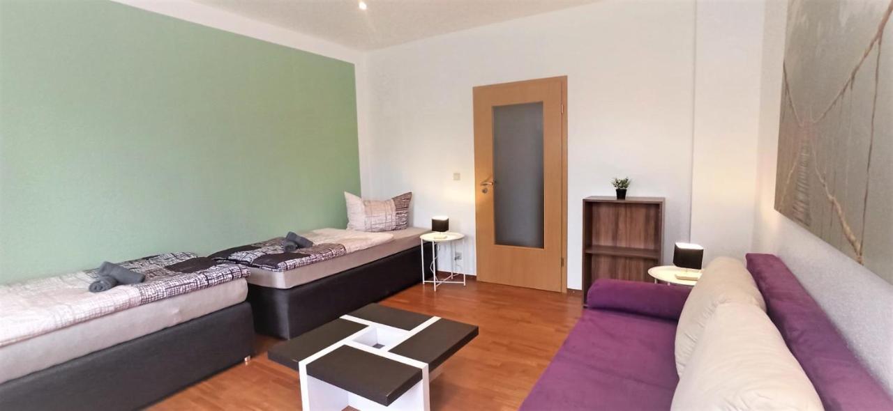 Apartment Fuer Bis Zu 7 Personen Mit Balkon Halberstadt Bagian luar foto