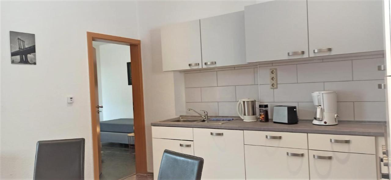 Apartment Fuer Bis Zu 7 Personen Mit Balkon Halberstadt Bagian luar foto