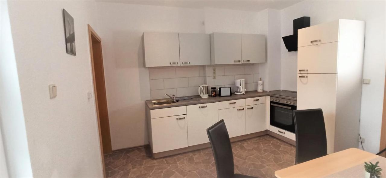 Apartment Fuer Bis Zu 7 Personen Mit Balkon Halberstadt Bagian luar foto