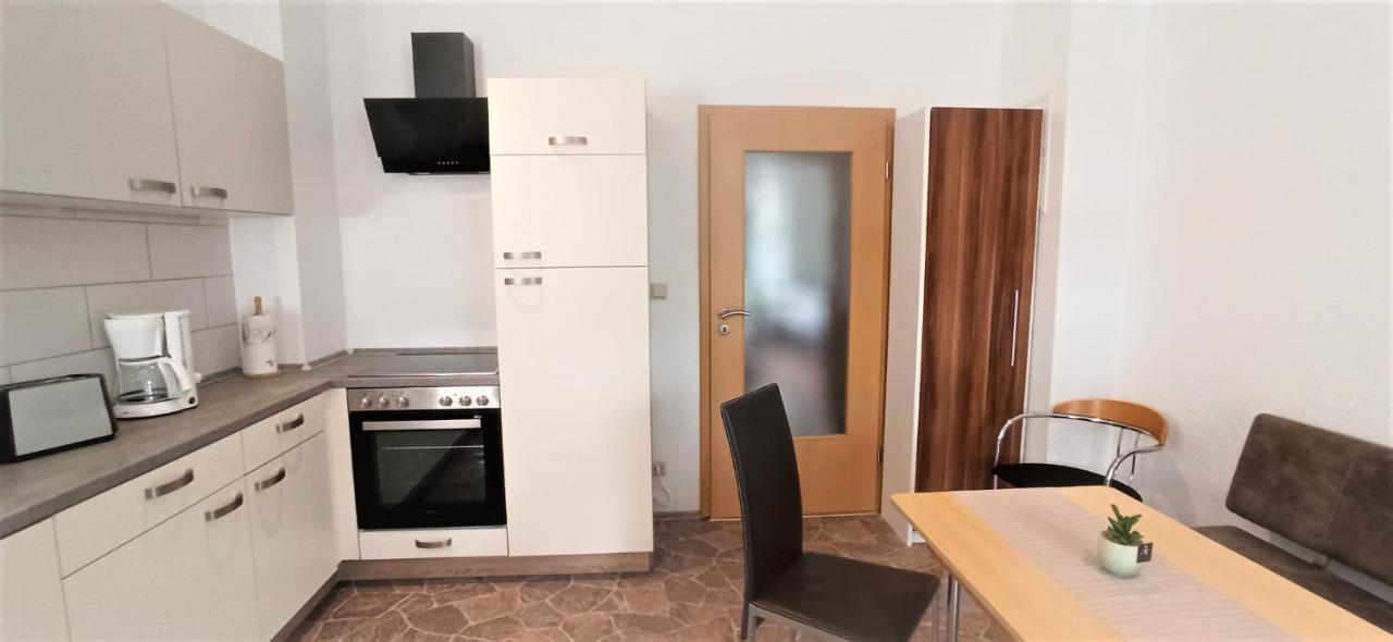 Apartment Fuer Bis Zu 7 Personen Mit Balkon Halberstadt Bagian luar foto